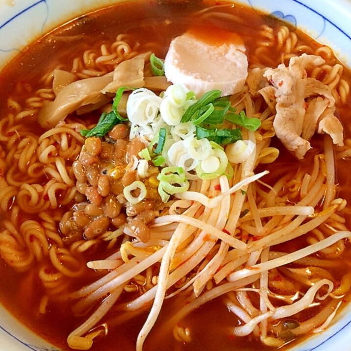 納豆たっぷり☆醤油 ラーメンをピリ辛に！